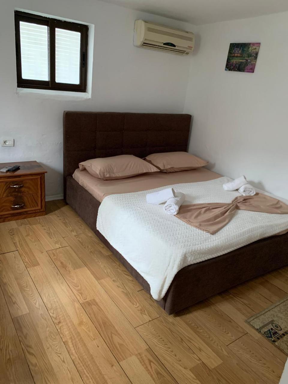 Guesthouse N&B Berat Exterior foto
